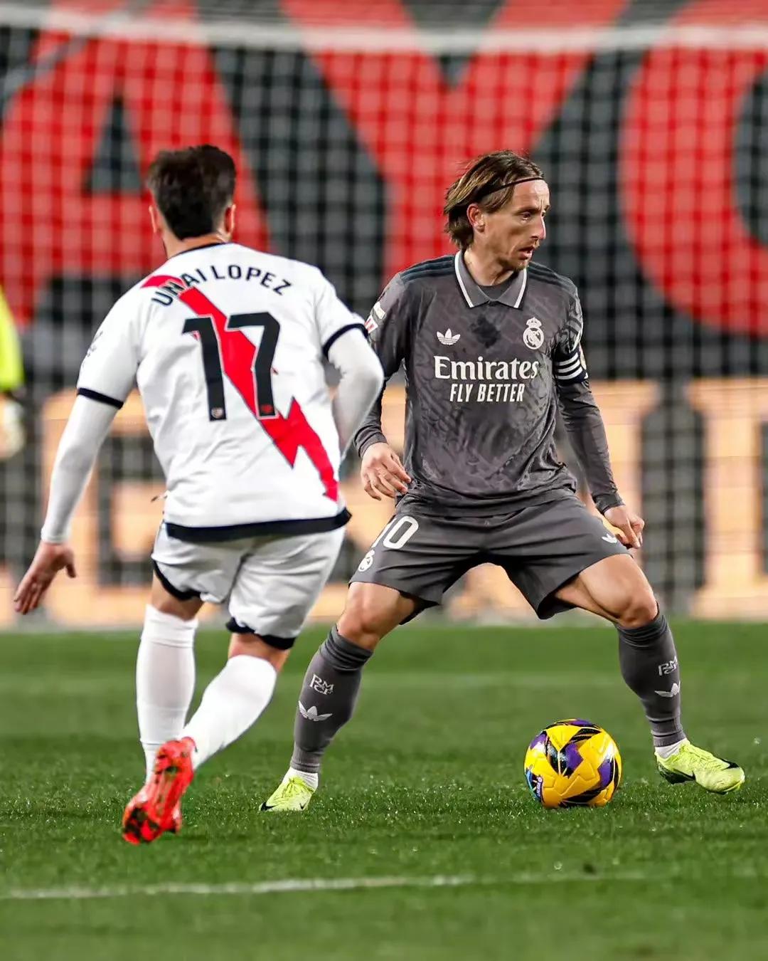 尤文图斯客场劲战索伦托，力保榜首位置