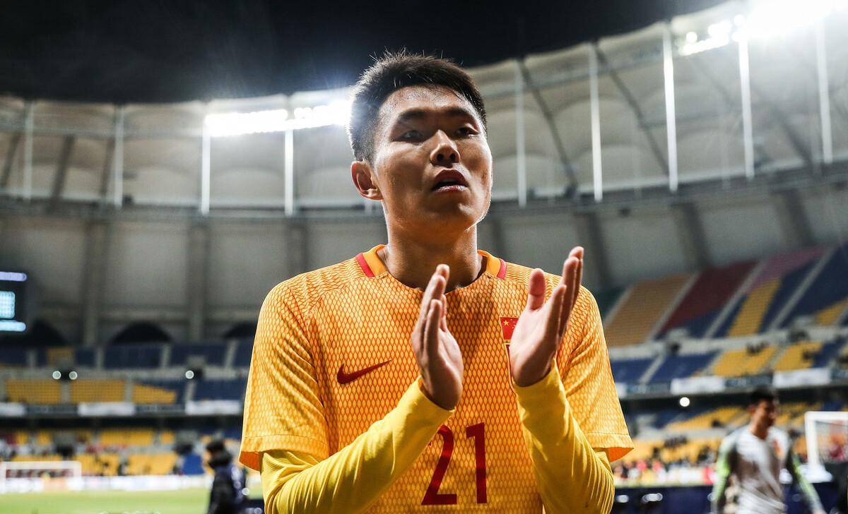 关于一线球员合同待续，转会传闻层出不穷的信息