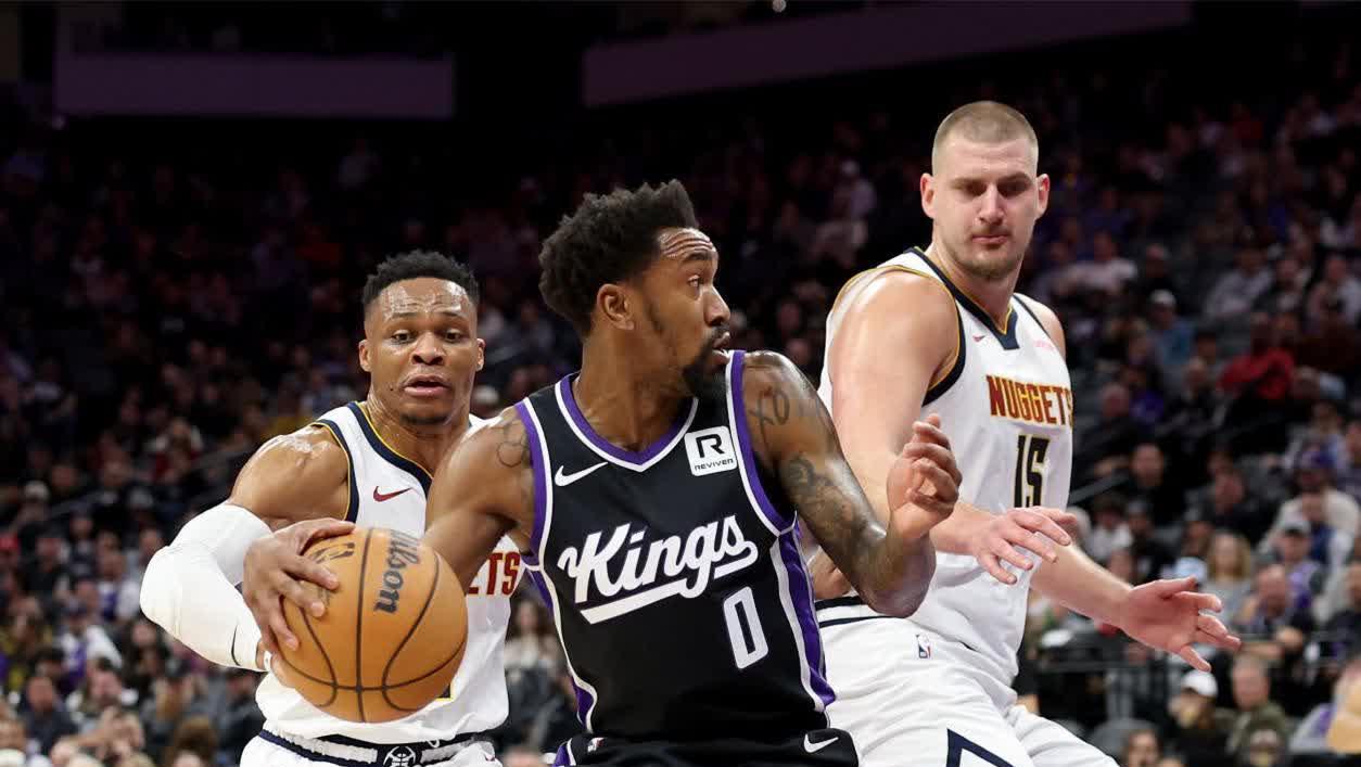 魔术惊艳全场，威少助攻爆棚，引发争议逆转取胜！