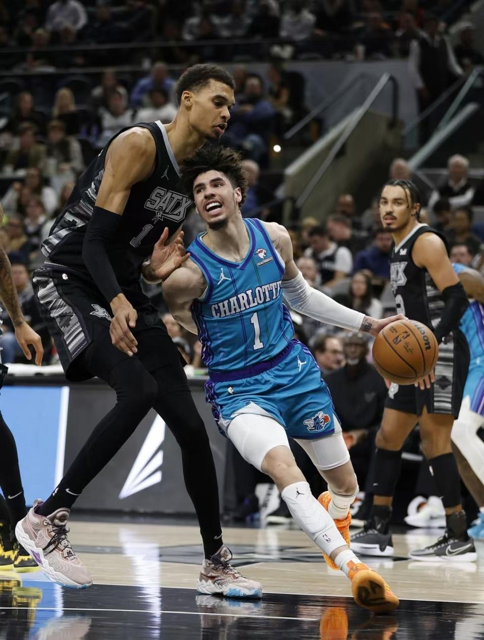 鹈鹕三巨头联手，迎来胜利得分突破，冲击季后赛冲击季后赛！