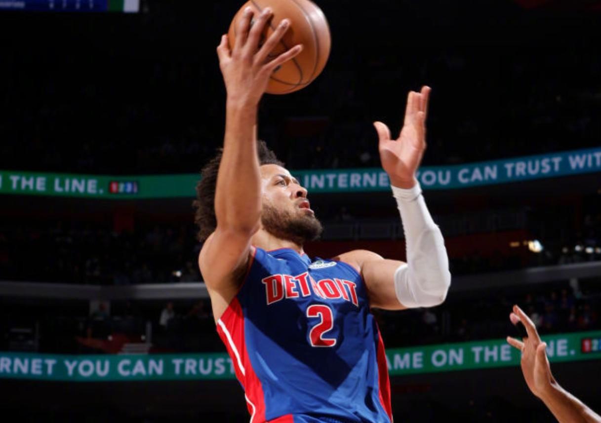 库里复出首战，波尔津吉斯状态火爆，雄鹿成为焦点！