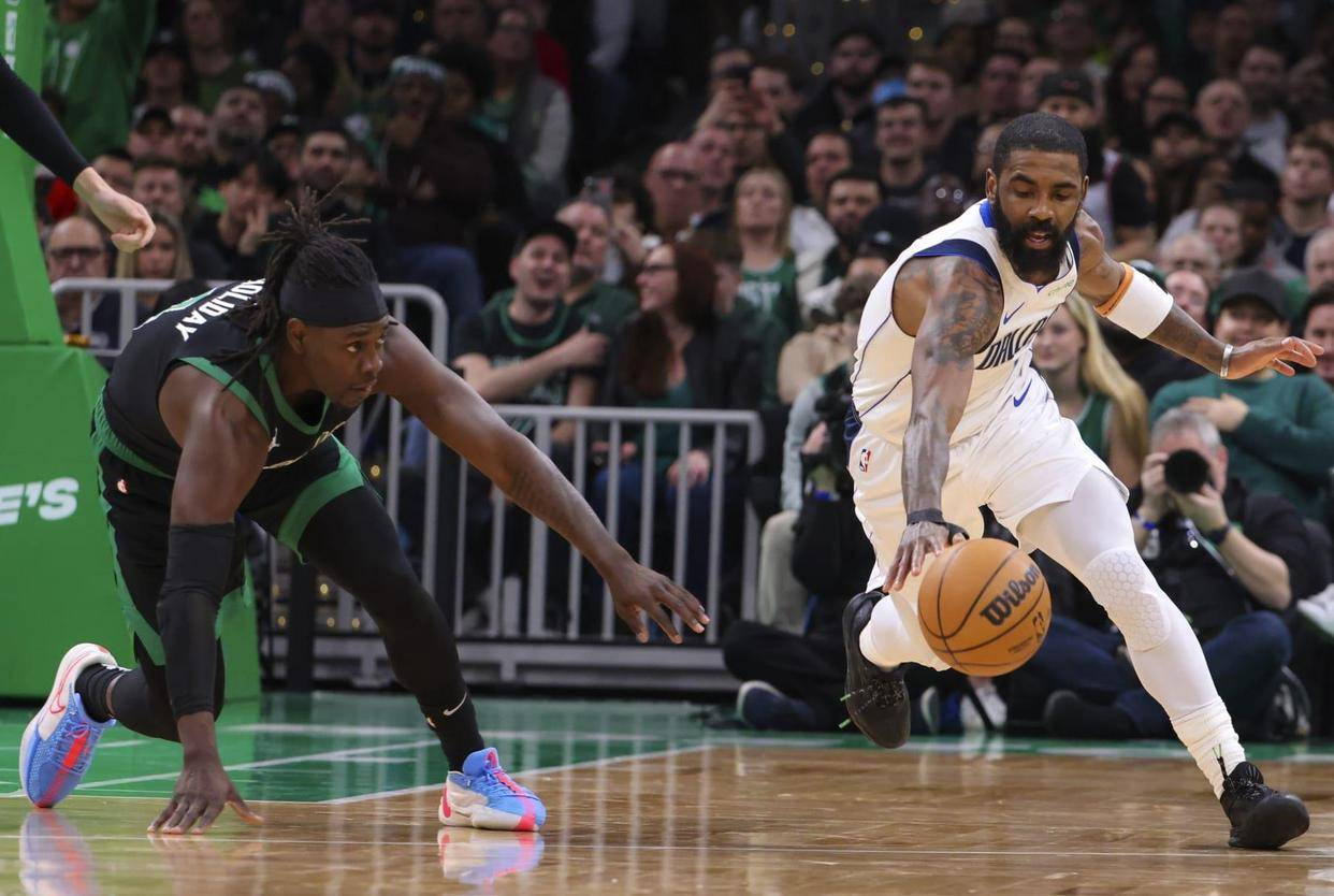 魔术三巨头联手，刷新队史纪录得分突破，老鹰冲击季后赛！