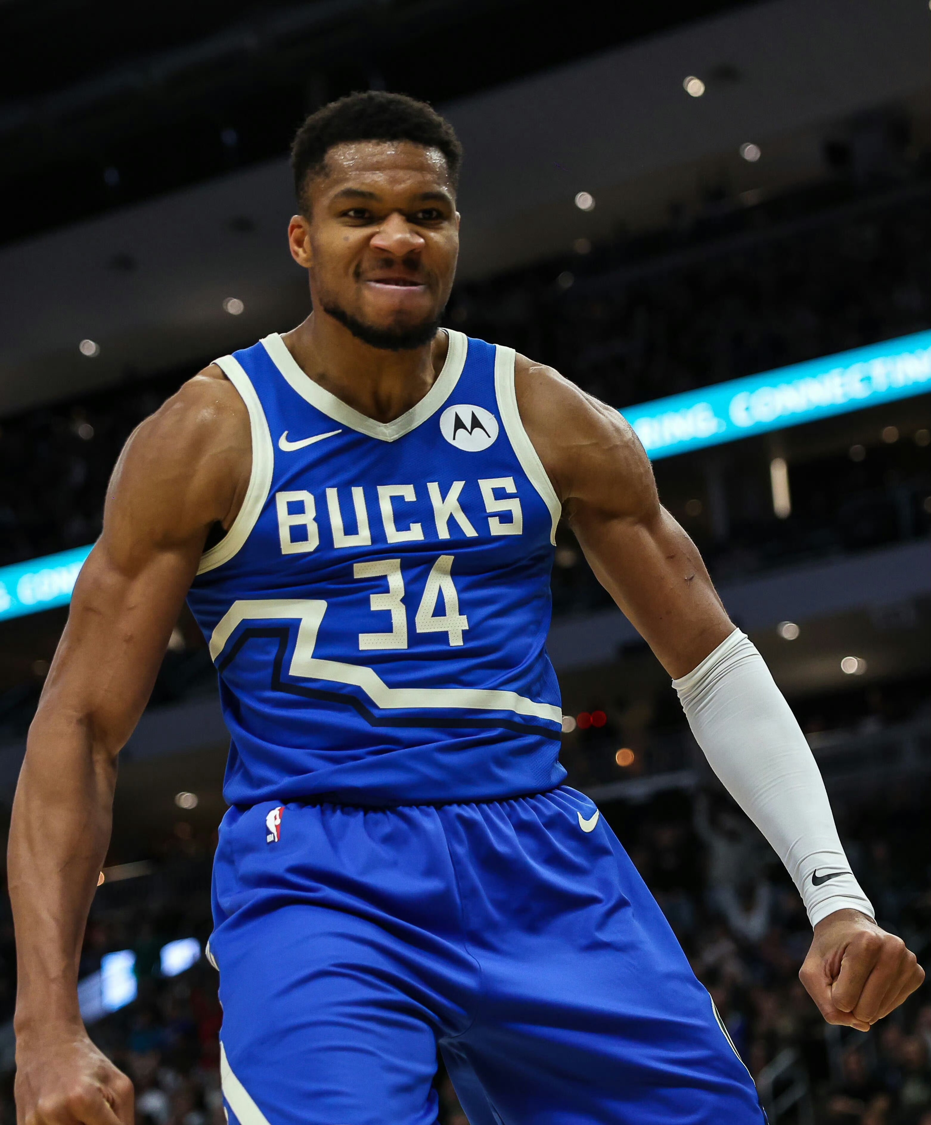 字母哥连续七场比赛得分超过锐不可当，DWG不断突破！